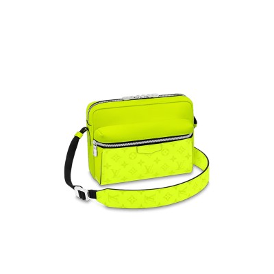 LOUIS VUITTON OUTDOOR MESSENGER M30943 (25.5*18*5cm)
